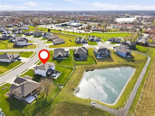 4808 Jamestown Drive, Lee's Summit, MO 64064