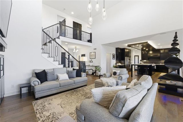 4808 Jamestown Drive, Lee's Summit, MO 64064