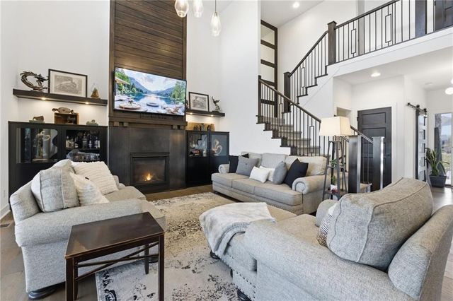 4808 Jamestown Drive, Lee's Summit, MO 64064