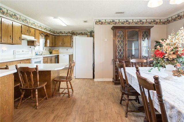 596 Teakwood Road, Alma, GA 31510
