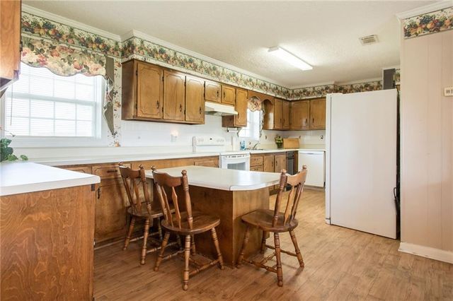 596 Teakwood Road, Alma, GA 31510