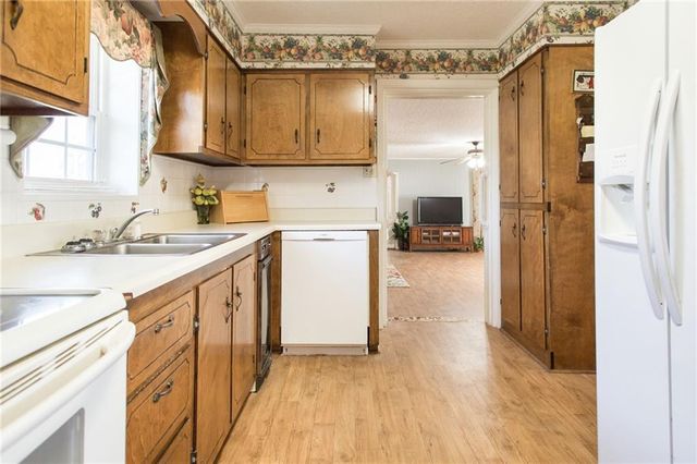 596 Teakwood Road, Alma, GA 31510