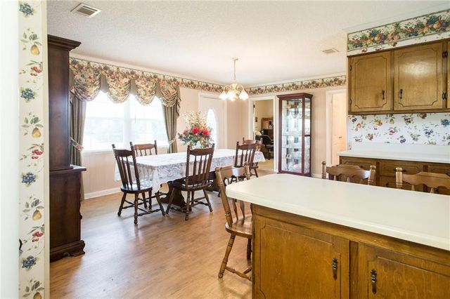 596 Teakwood Road, Alma, GA 31510
