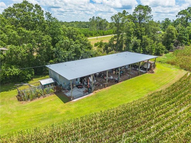 596 Teakwood Road, Alma, GA 31510
