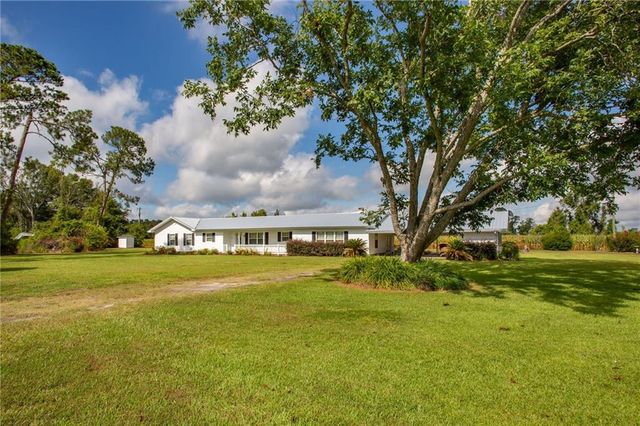 596 Teakwood Road, Alma, GA 31510