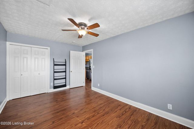 7414 Dunkirk Ln, Louisville, KY 40272