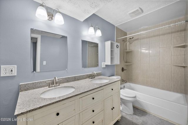 7414 Dunkirk Ln, Louisville, KY 40272