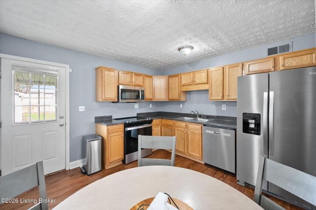 7414 Dunkirk Ln, Louisville, KY 40272