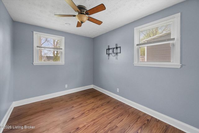 7414 Dunkirk Ln, Louisville, KY 40272