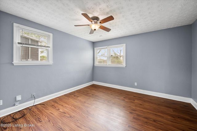 7414 Dunkirk Ln, Louisville, KY 40272