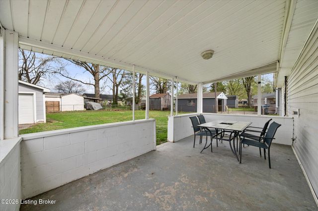 7414 Dunkirk Ln, Louisville, KY 40272