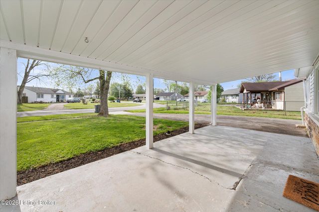 7414 Dunkirk Ln, Louisville, KY 40272