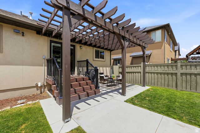 2986 E LOOKOUT DR, Eagle Mountain, UT 84005