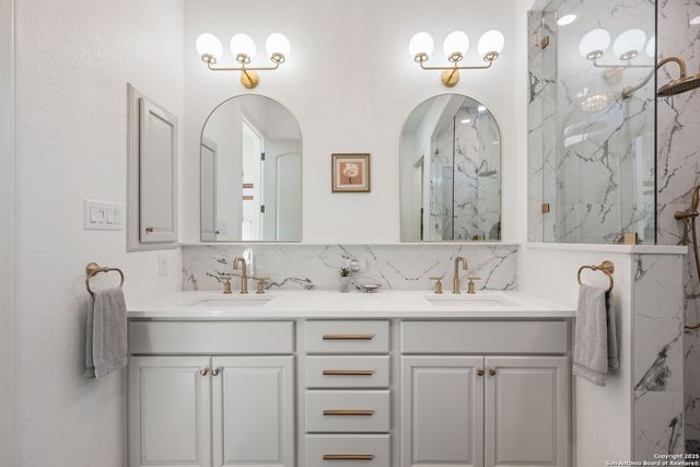 28827 PFEIFFERS GATE, Fair Oaks Ranch, TX 78015