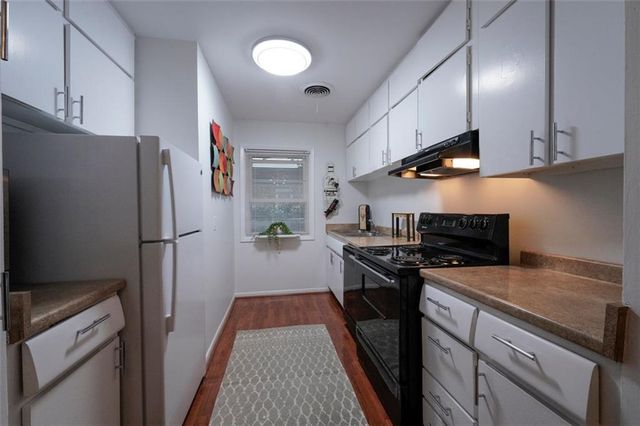 3668 Kingsboro NE Road 6, Atlanta, GA 30319