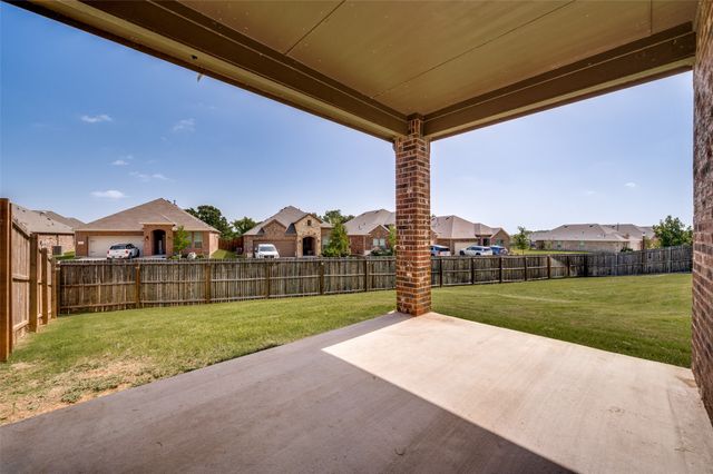 3332 Brady Starr Drive, Aubrey, TX 76227