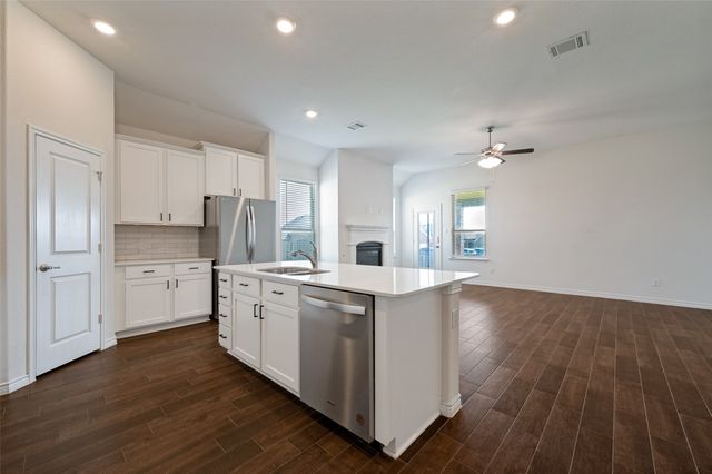 3332 Brady Starr Drive, Aubrey, TX 76227