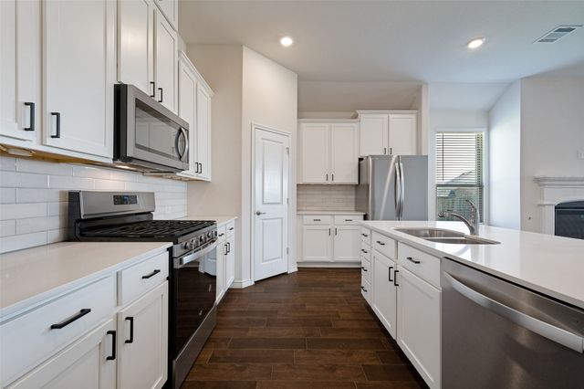 3332 Brady Starr Drive, Aubrey, TX 76227