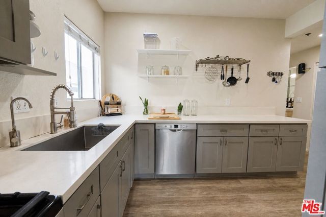 1915 Malcolm Avenue 301, Los Angeles, CA 90025