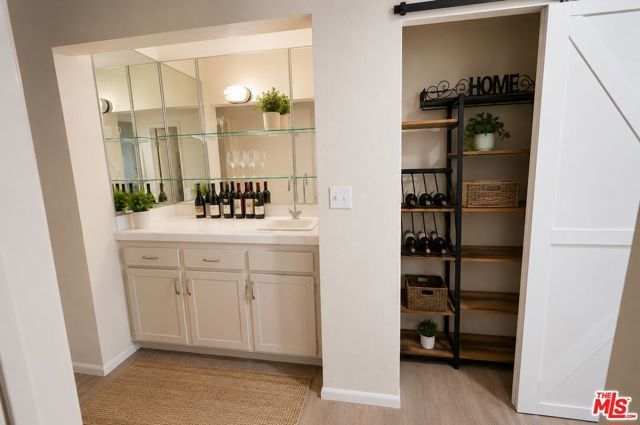 1915 Malcolm Avenue 301, Los Angeles, CA 90025