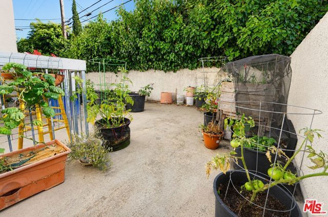 1915 Malcolm Avenue 301, Los Angeles, CA 90025