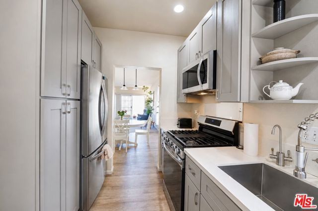 1915 Malcolm Avenue 301, Los Angeles, CA 90025