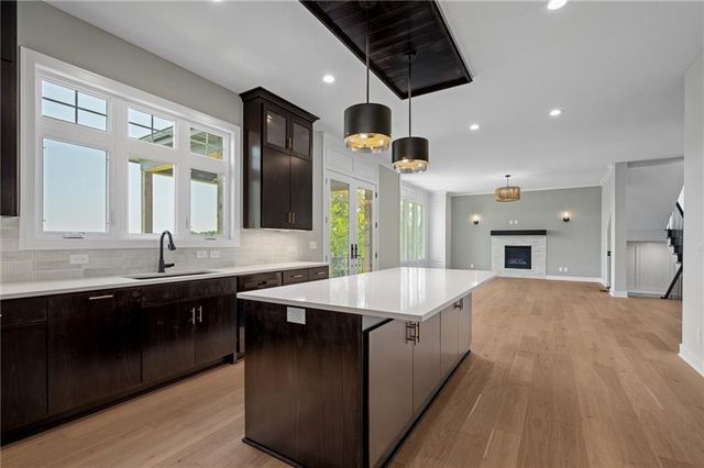 22364 W 90th Terrace, Lenexa, KS 66227