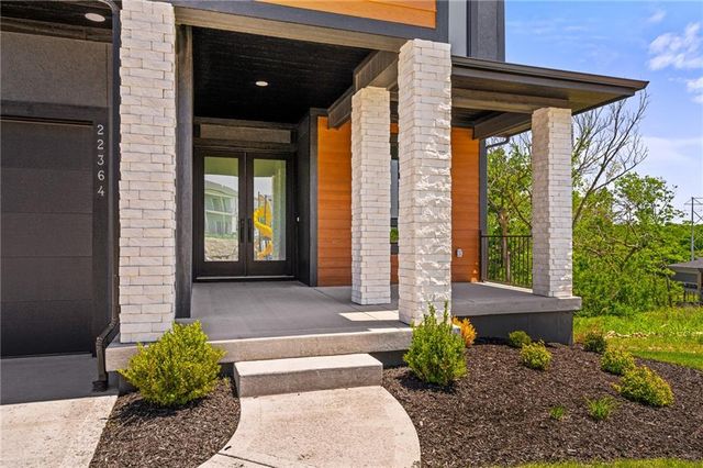 22364 W 90th Terrace, Lenexa, KS 66227