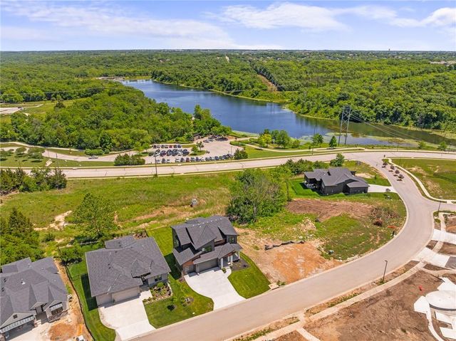 22364 W 90th Terrace, Lenexa, KS 66227