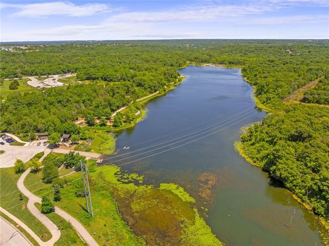 22364 W 90th Terrace, Lenexa, KS 66227