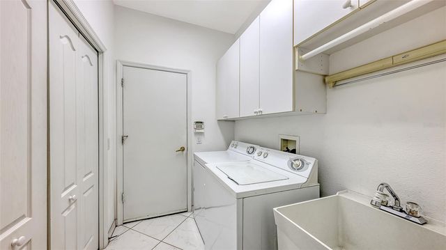 6730 W COUNTRY CLUB LANE, Sarasota, FL 34243