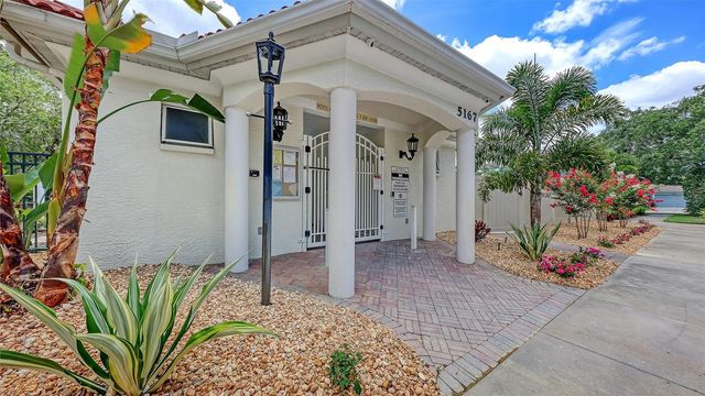 6730 W COUNTRY CLUB LANE, Sarasota, FL 34243