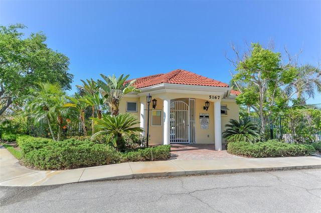 6730 W COUNTRY CLUB LANE, Sarasota, FL 34243