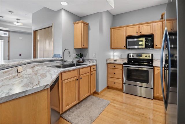 8274 Starr Grass Drive, Madison, WI 53719