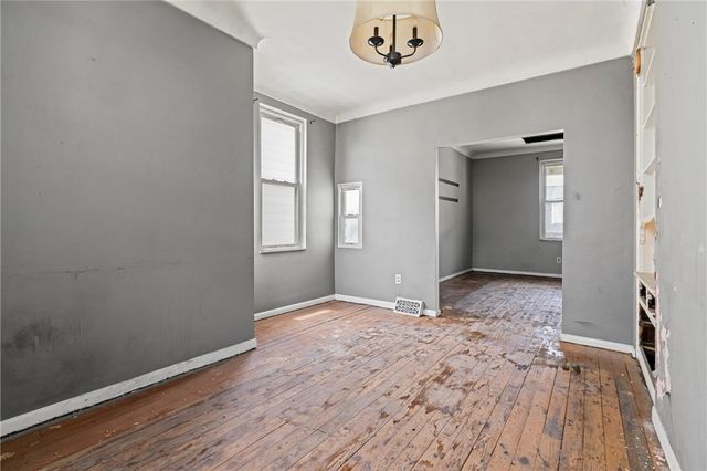 919 Brinton Ave, Pitcairn, PA 15140