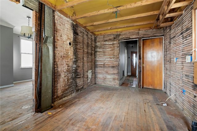 919 Brinton Ave, Pitcairn, PA 15140