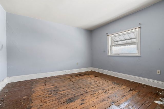 919 Brinton Ave, Pitcairn, PA 15140