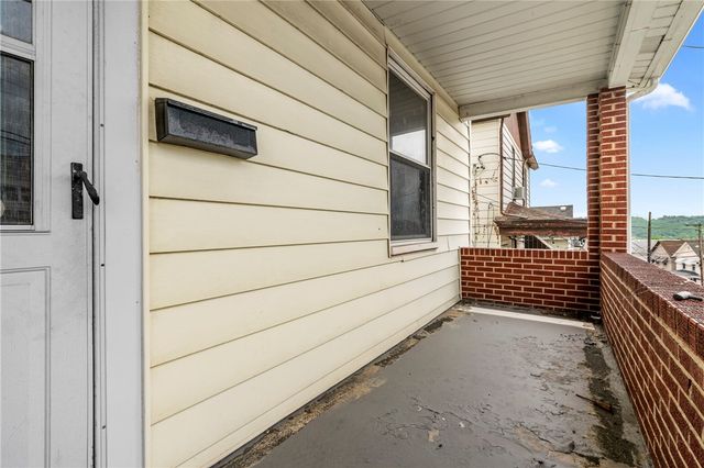 919 Brinton Ave, Pitcairn, PA 15140