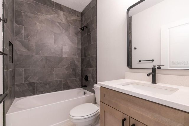 40 W 12TH STREET, Apopka, FL 32703