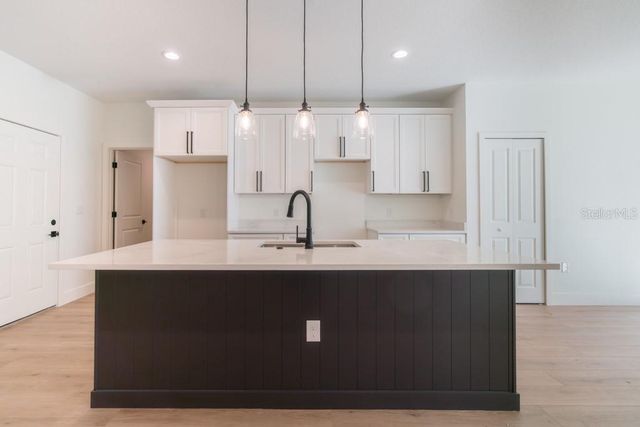 40 W 12TH STREET, Apopka, FL 32703