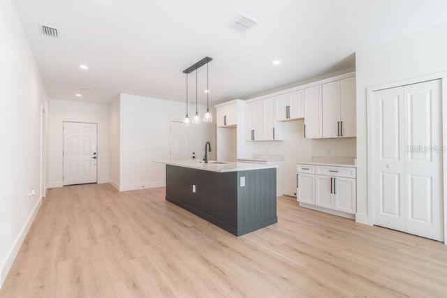 40 W 12TH STREET, Apopka, FL 32703