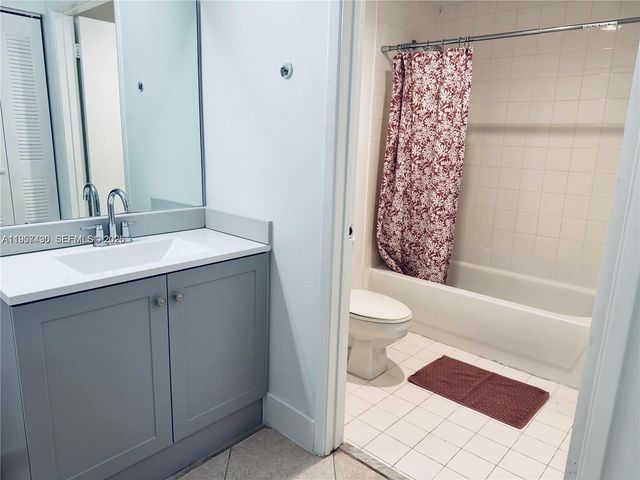 19555 E Country Club Dr 8108, Aventura, FL 33180