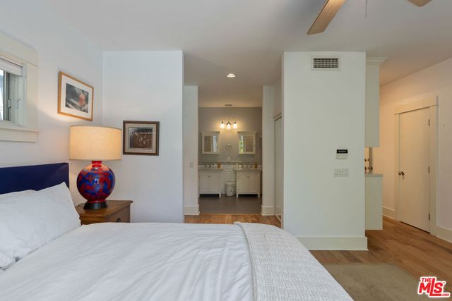 11835 S South Park Avenue, Los Angeles, CA 90066