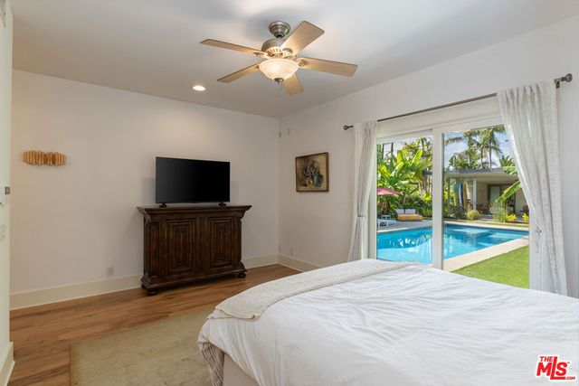 11835 S South Park Avenue, Los Angeles, CA 90066