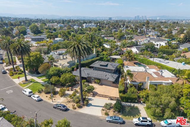11835 S South Park Avenue, Los Angeles, CA 90066