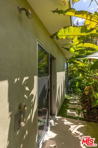 11835 S South Park Avenue, Los Angeles, CA 90066