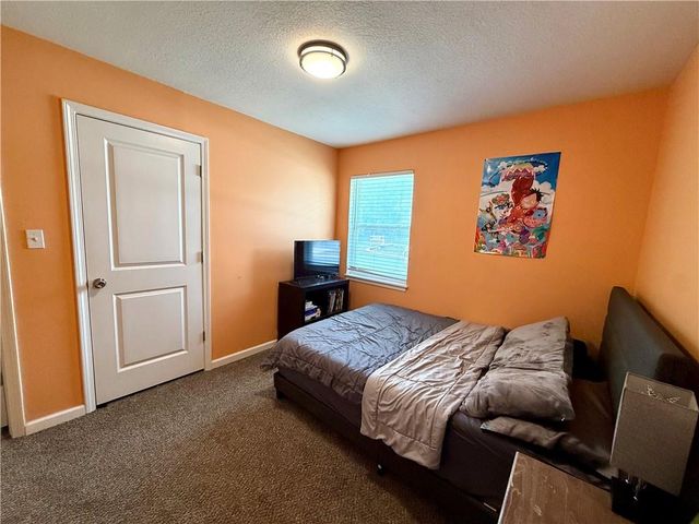 209 W Edgewood Drive, Edgerton, KS 66021