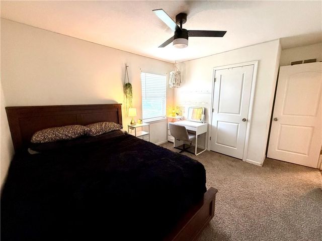 209 W Edgewood Drive, Edgerton, KS 66021