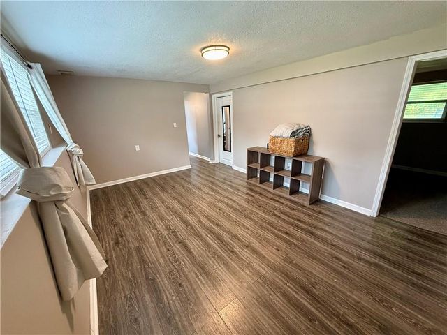 209 W Edgewood Drive, Edgerton, KS 66021