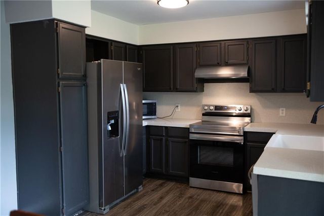 209 W Edgewood Drive, Edgerton, KS 66021